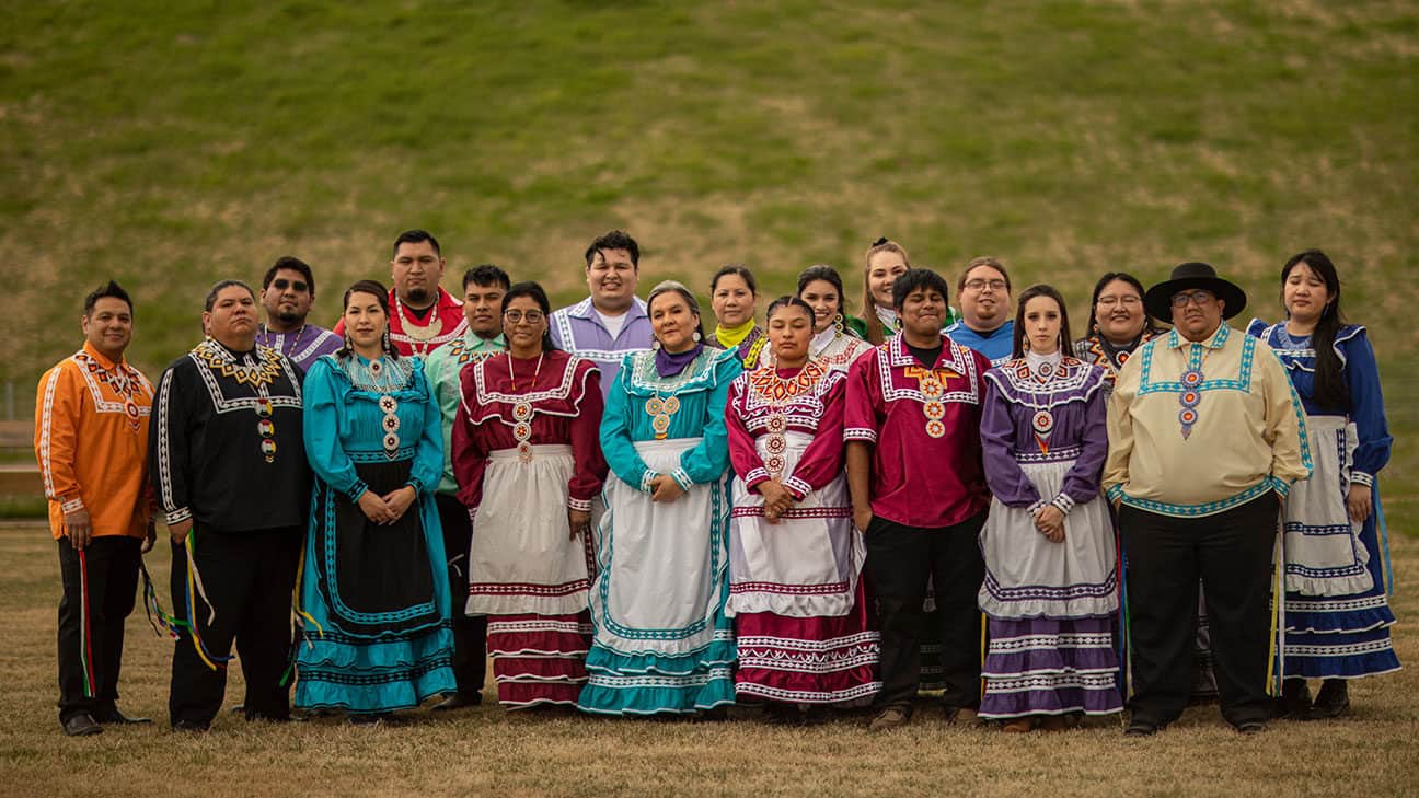 Native American Girl Traditional Dress Native Stock Photo 241834168 |  Shutterstock